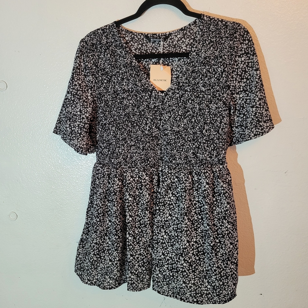 NWT BloomChic Black and White Floral Blouse